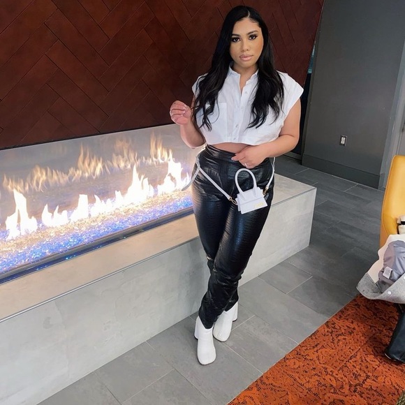 SOLD!!!!!!!!!!!!!Jacquemus
Le Chiquito Leather Top Handle Bag - Picture 5 of 7